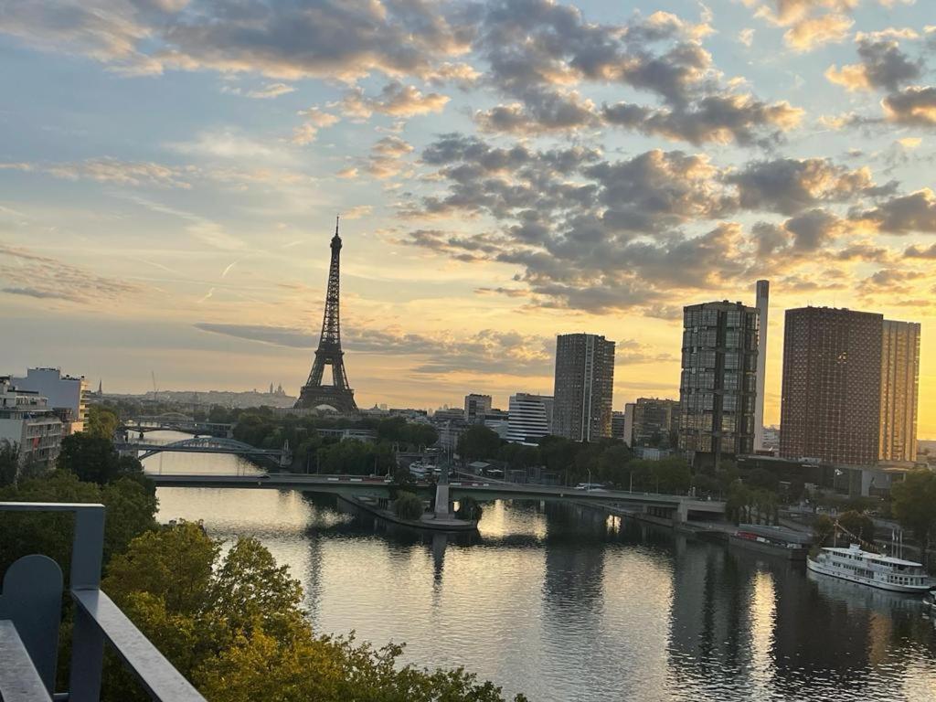 Appartement Vue Tour Eiffel Paris 16 Eme Exteriör bild